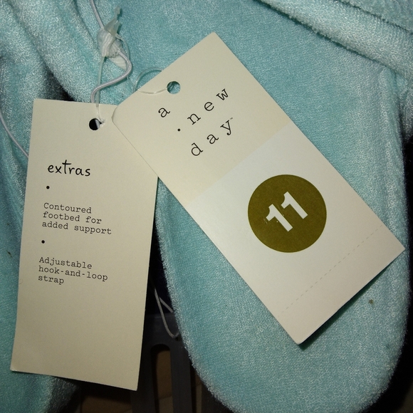 a•new day Shoes/sandals/slippers Sz 11 NWT. - Picture 11 of 12